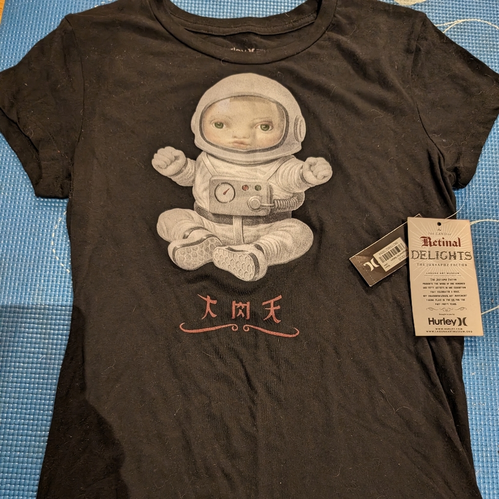 2008 Hurley In the land of Retinal Delight by Rare shirt with original tags